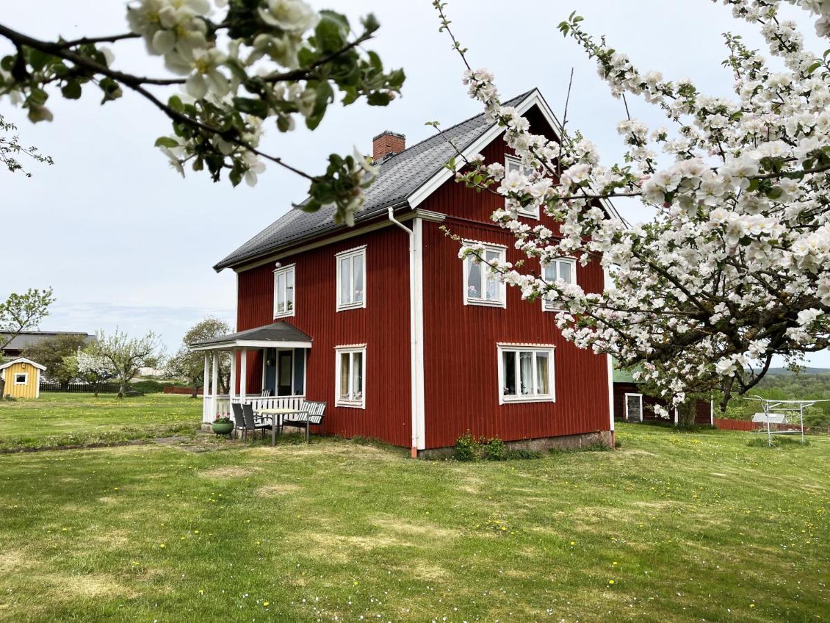 Cozy Red Cottage In The Countryside Outside Vimmerby Gullringen المظهر الخارجي الصورة