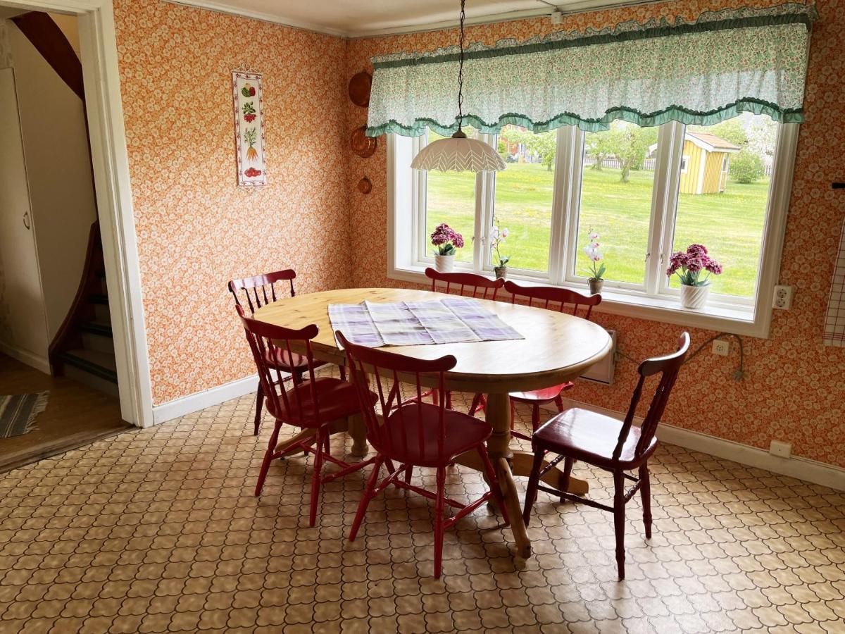 Cozy Red Cottage In The Countryside Outside Vimmerby Gullringen المظهر الخارجي الصورة
