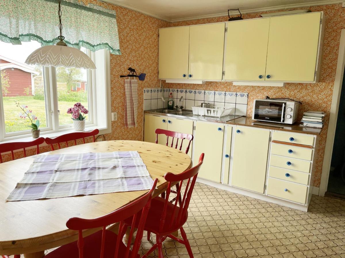 Cozy Red Cottage In The Countryside Outside Vimmerby Gullringen المظهر الخارجي الصورة