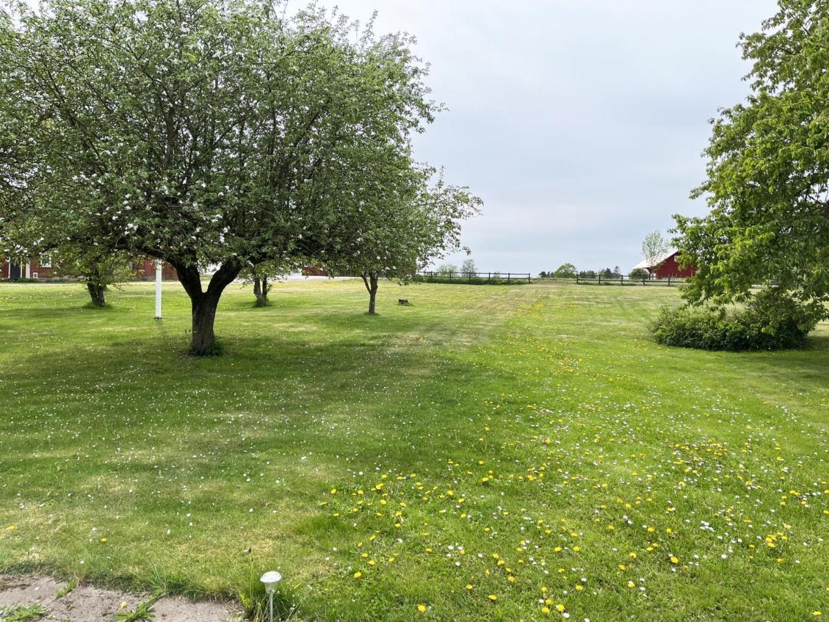 Cozy Red Cottage In The Countryside Outside Vimmerby Gullringen المظهر الخارجي الصورة